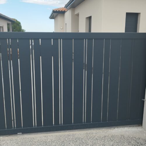 Portail noir aluminium